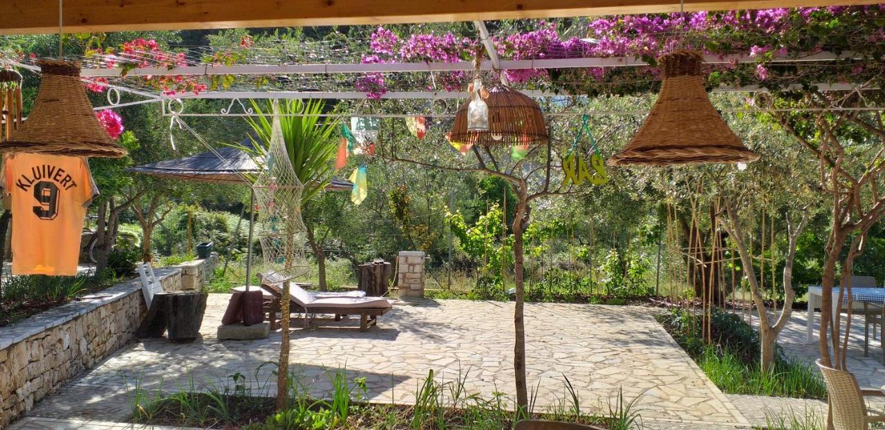 Guest House Solive Himarë Exteriér fotografie