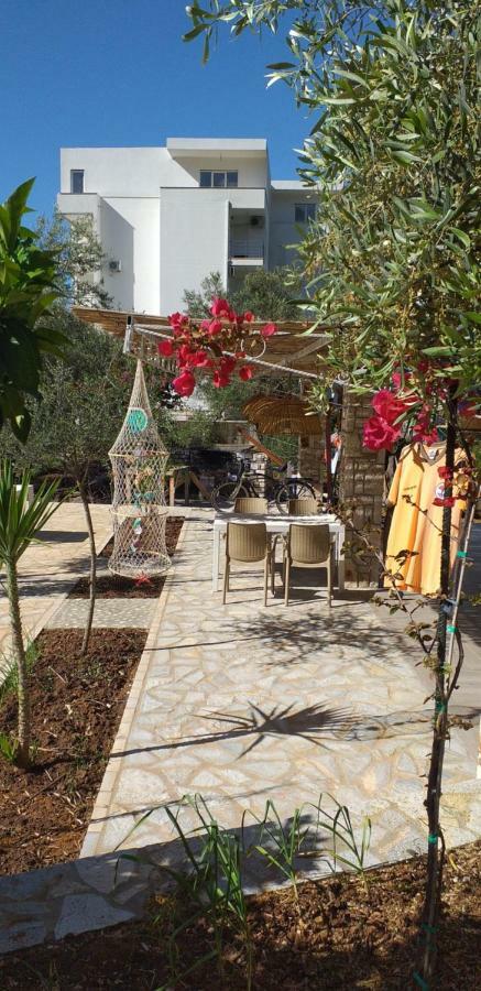 Guest House Solive Himarë Exteriér fotografie